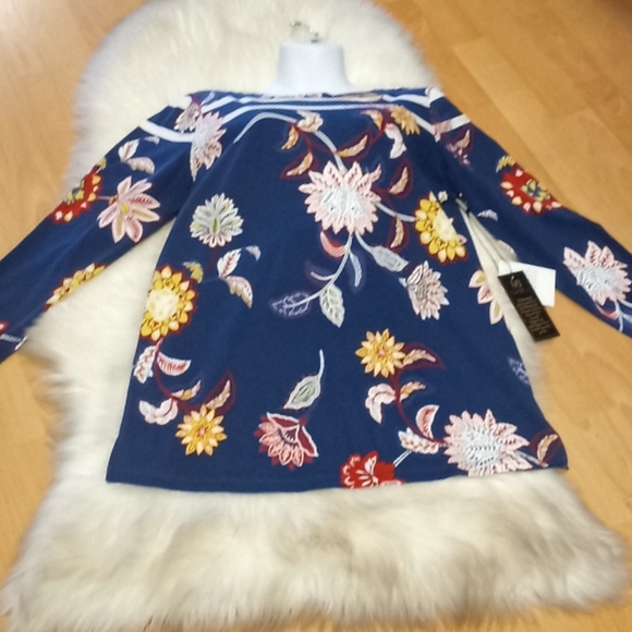 DG2 by Diane Gilman Striped Floral Top - Picture 13 of 15